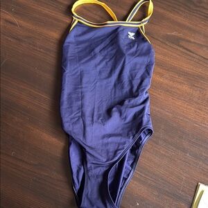TYR Suit Size 36